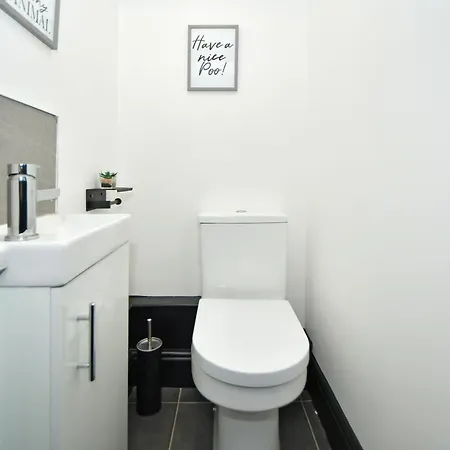 Potters Rest By Yourstays - 3 Bedroom House In Stoke-On-Trent Exterior photo