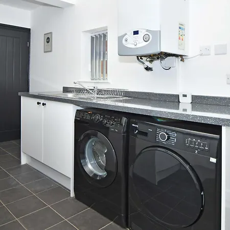 Potters Rest By Yourstays - 3 Bedroom House In Stoke-On-Trent Exterior photo