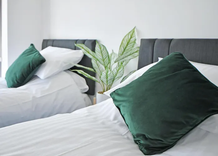 Potters Rest By Yourstays - 3 Bedroom House In Stoke-On-Trent