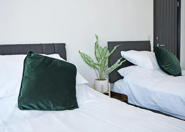 Potters Rest By Yourstays - 3 Bedroom House In Stoke-On-Trent