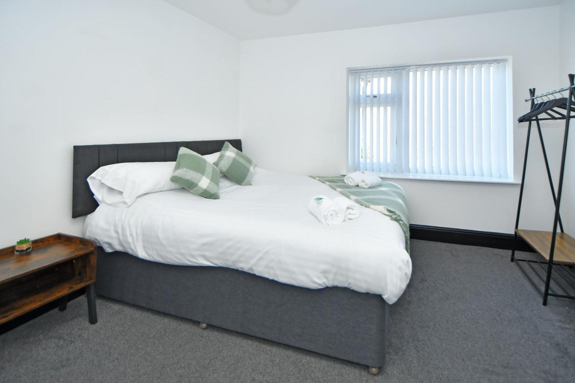Potters Rest By Yourstays - 3 Bedroom House In * Stoke-on-Trent