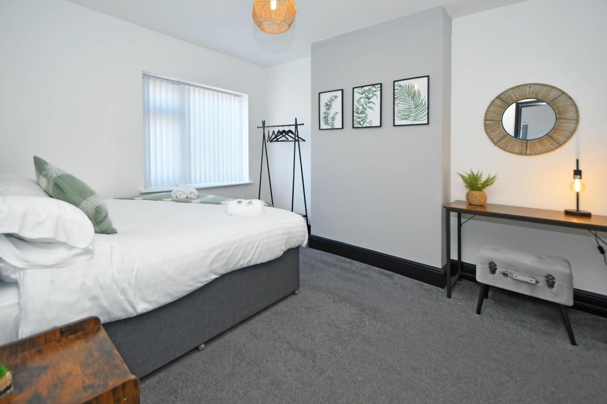 Potters Rest By Yourstays - 3 Bedroom House In * Stoke-on-Trent