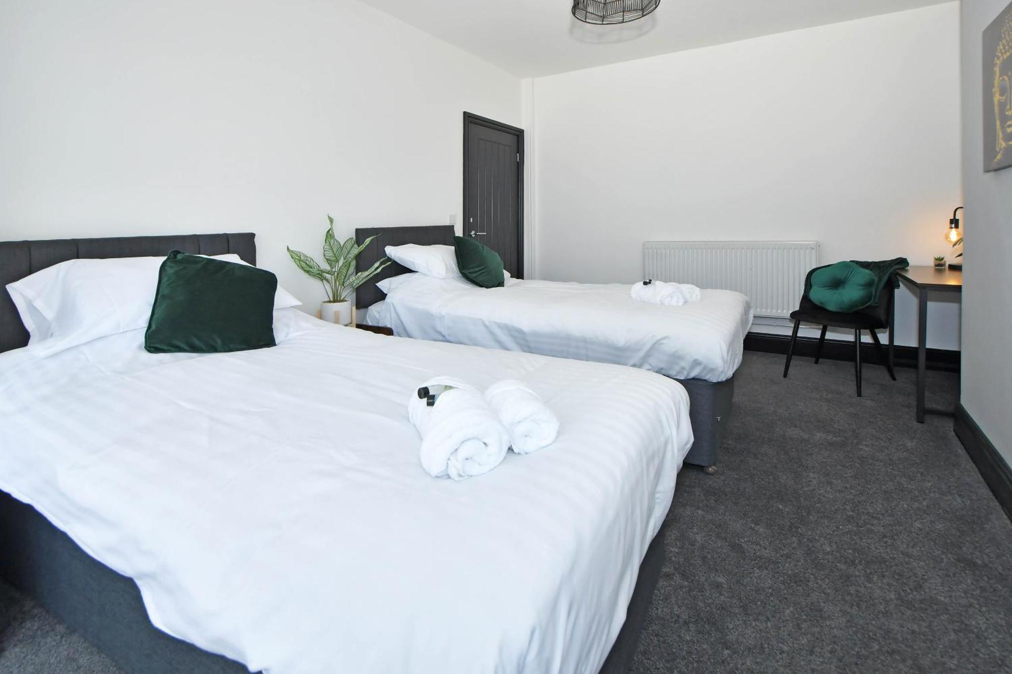 Potters Rest By Yourstays - 3 Bedroom House In * Stoke-on-Trent
