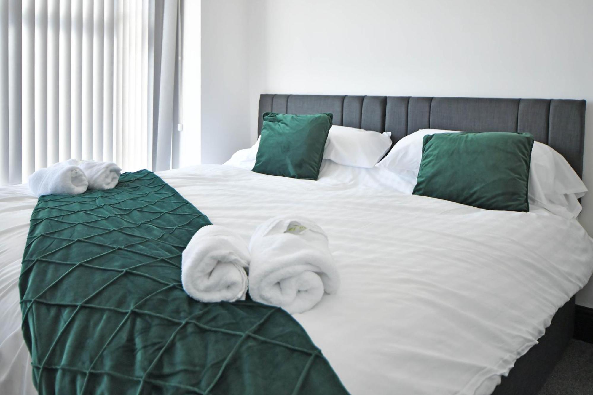 Potters Rest By Yourstays - 3 Bedroom House In Stoke-on-Trent