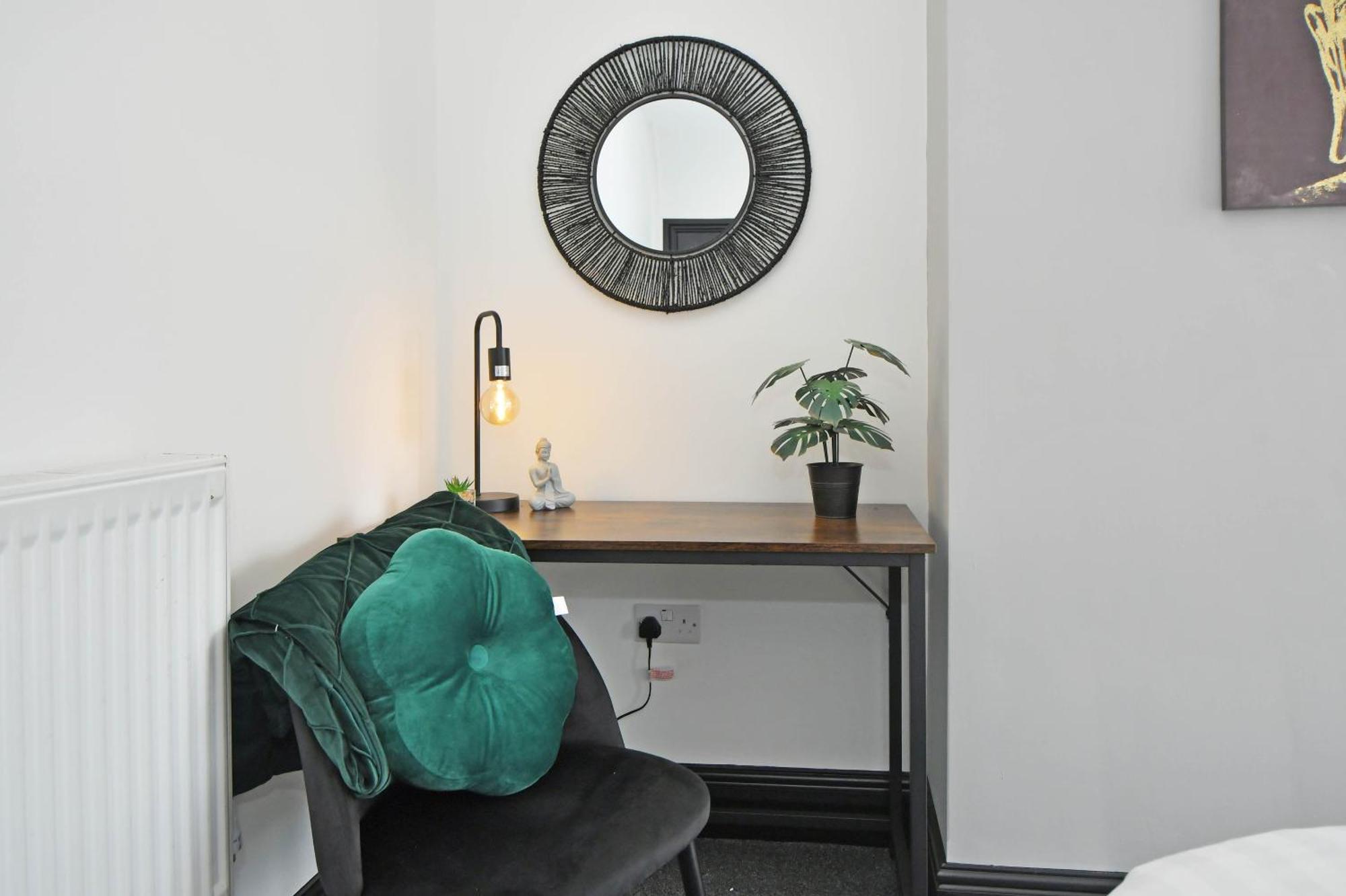 Potters Rest By Yourstays - 3 Bedroom House In * Stoke-on-Trent